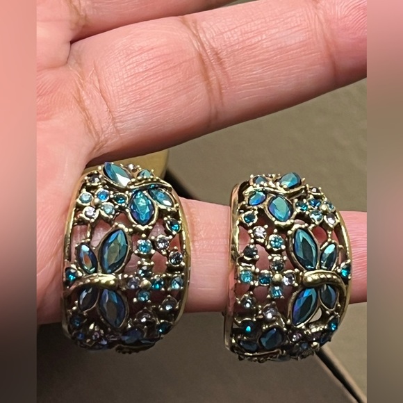 Heidi Daus "Fantasy in Flight" Crystal Dragonfly Earrings-Blue-Pierced like new - Picture 7 of 7